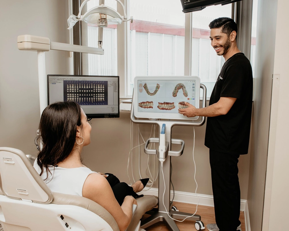 dr.saad showing 3d dental scan